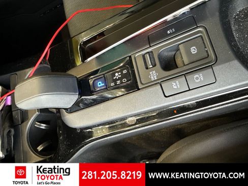 Used 2026 Toyota Prius LE FWD image 18