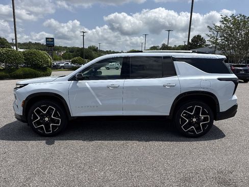 New 2026 Chevrolet Traverse High Country FWD image 6
