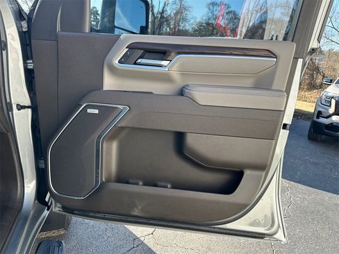 Used 2025 GMC Sierra 2500 SLT w/ SLT Premium Package image 15