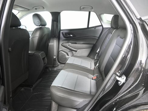 New 2026 Chevrolet Trax LT w/ Driver Confidence Package FWD image 17