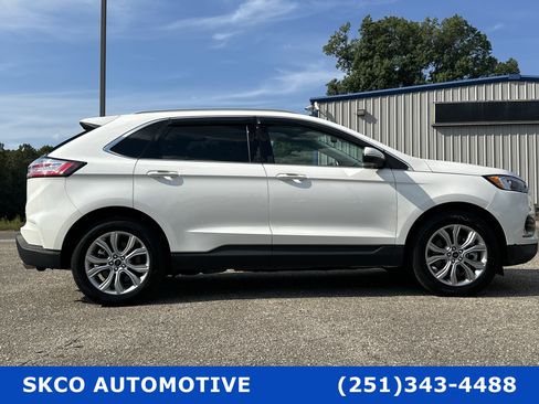 Used 2023 Ford Edge Titanium image 6
