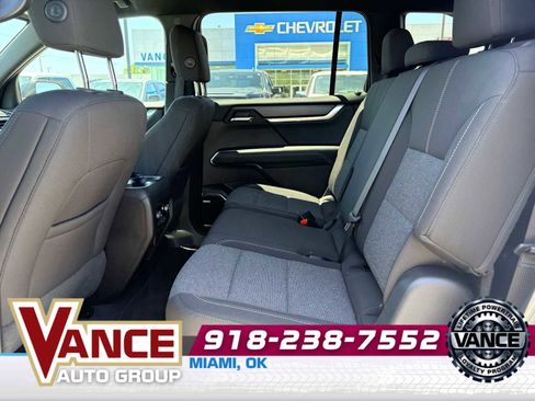 Used 2025 GMC Acadia Elevation FWD image 13