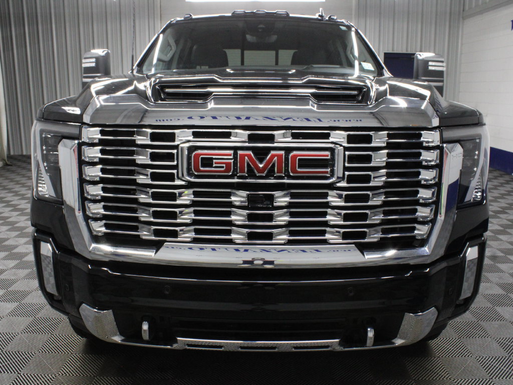 Used 2025 GMC Sierra 3500 Denali w/ Denali Reserve Package AWD/4WD image 59