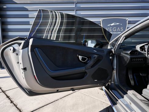 Used 2023 Lamborghini Huracan Tecnica image 25