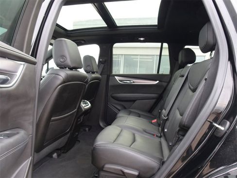 Certified 2023 Cadillac XT6 Luxury image 16