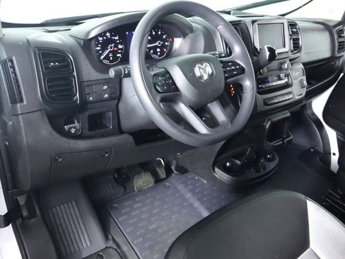 Used 2025 RAM ProMaster 2500 w/ Convenience Group FWD image 9