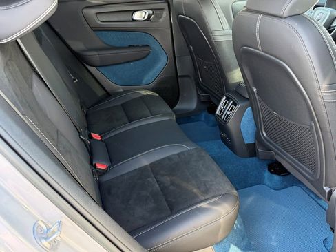 Certified 2023 Volvo XC40 Recharge Ultimate image 16
