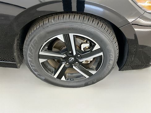 Used 2024 Nissan Sentra SV FWD image 11