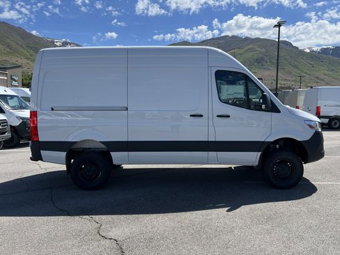 New 2025 Mercedes-Benz Sprinter 2500 image 12