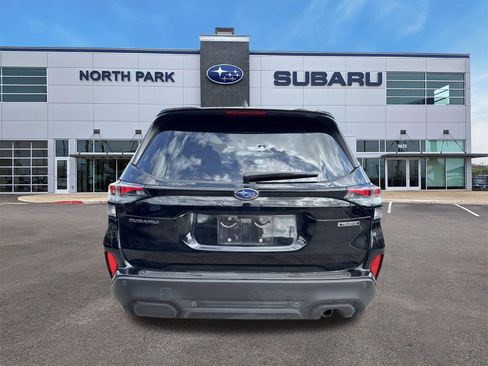 Used 2025 Subaru Forester Touring w/ Popular Package - Touring AWD/4WD image 4