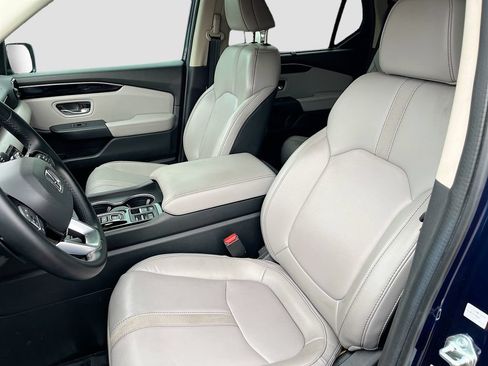 Used 2025 Honda Pilot Touring image 21