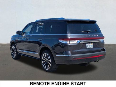 Used 2024 Lincoln Navigator Reserve AWD/4WD image 3