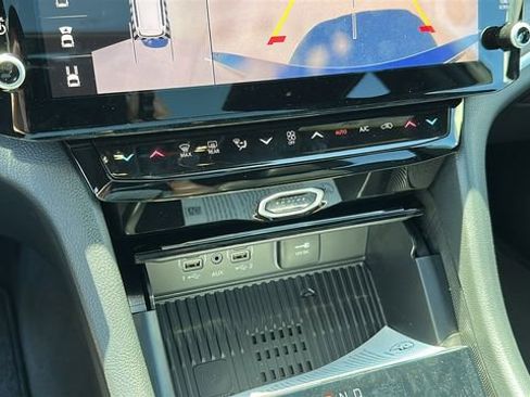 New 2026 Jeep Grand Cherokee L Limited AWD/4WD image 18