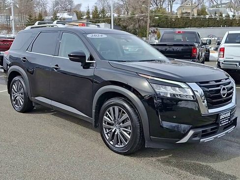 Used 2024 Nissan Pathfinder SL w/ SL Premium Package image 2