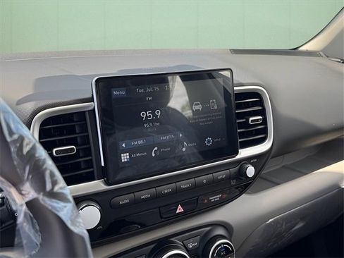 New 2025 Hyundai Venue SEL image 16