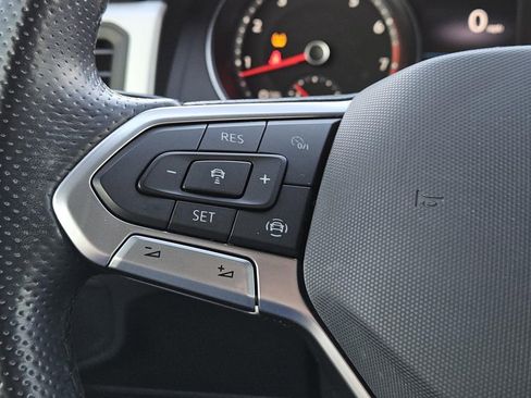 Used 2021 Volkswagen Atlas Cross Sport SE w/ Panoramic Sunroof Package image 17