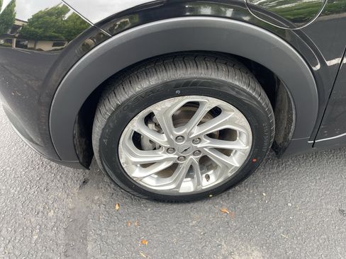 Certified 2023 Chevrolet Bolt EUV LT FWD image 9