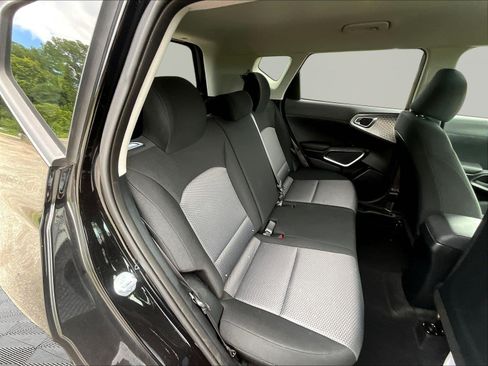 Used 2023 Kia Soul LX w/ LX Technology Package FWD image 24