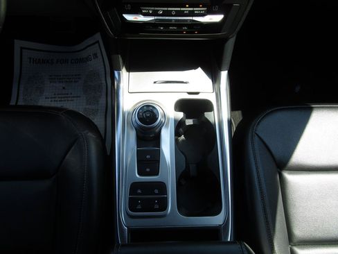 Used 2020 Ford Explorer XLT w/ Equipment Group 202A RWD image 15