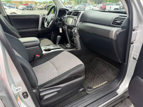 Used 2014 Toyota 4Runner SR5 AWD/4WD image 16