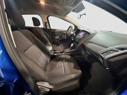 Used 2018 Ford Focus SE FWD image 19