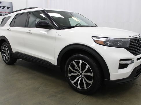 Used 2022 Ford Explorer ST-Line image 3