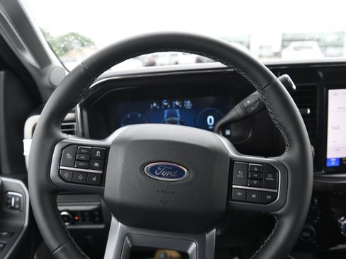 New 2026 Ford F250 Lariat w/ Black Appearance Package AWD/4WD image 23