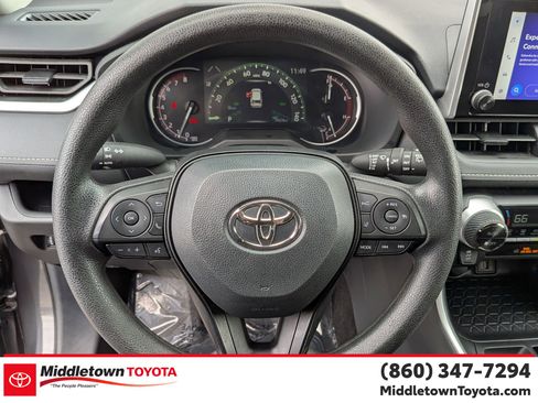 Used 2025 Toyota RAV4 XLE image 17
