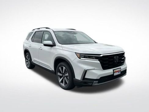 New 2025 Honda Pilot Touring image 7