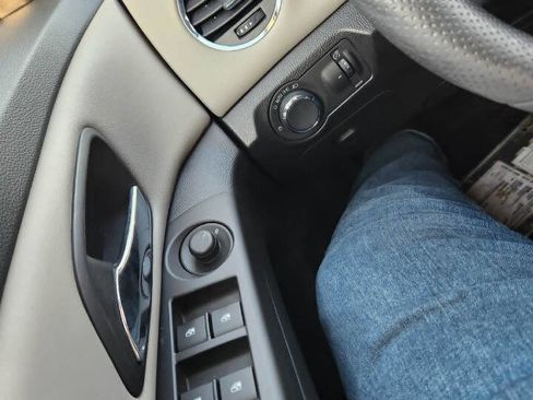 Used 2016 Chevrolet Cruze LS image 20