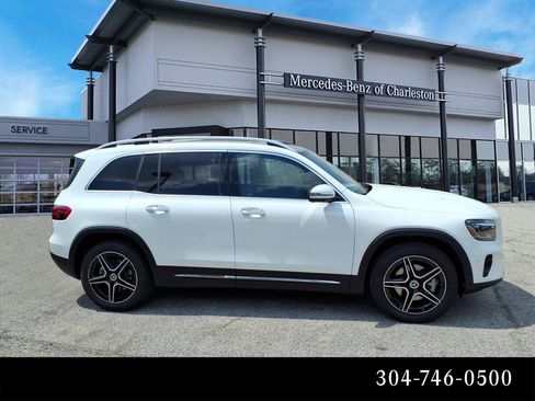 Used 2026 Mercedes-Benz GLB 250 4MATIC image 2