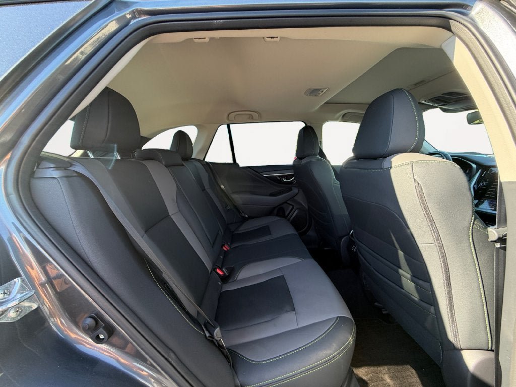 Used 2025 Subaru Outback Onyx Edition AWD/4WD image 24