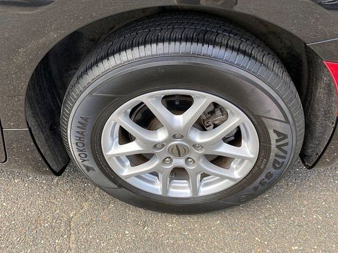 Used 2022 Chrysler Pacifica Touring-L FWD image 11