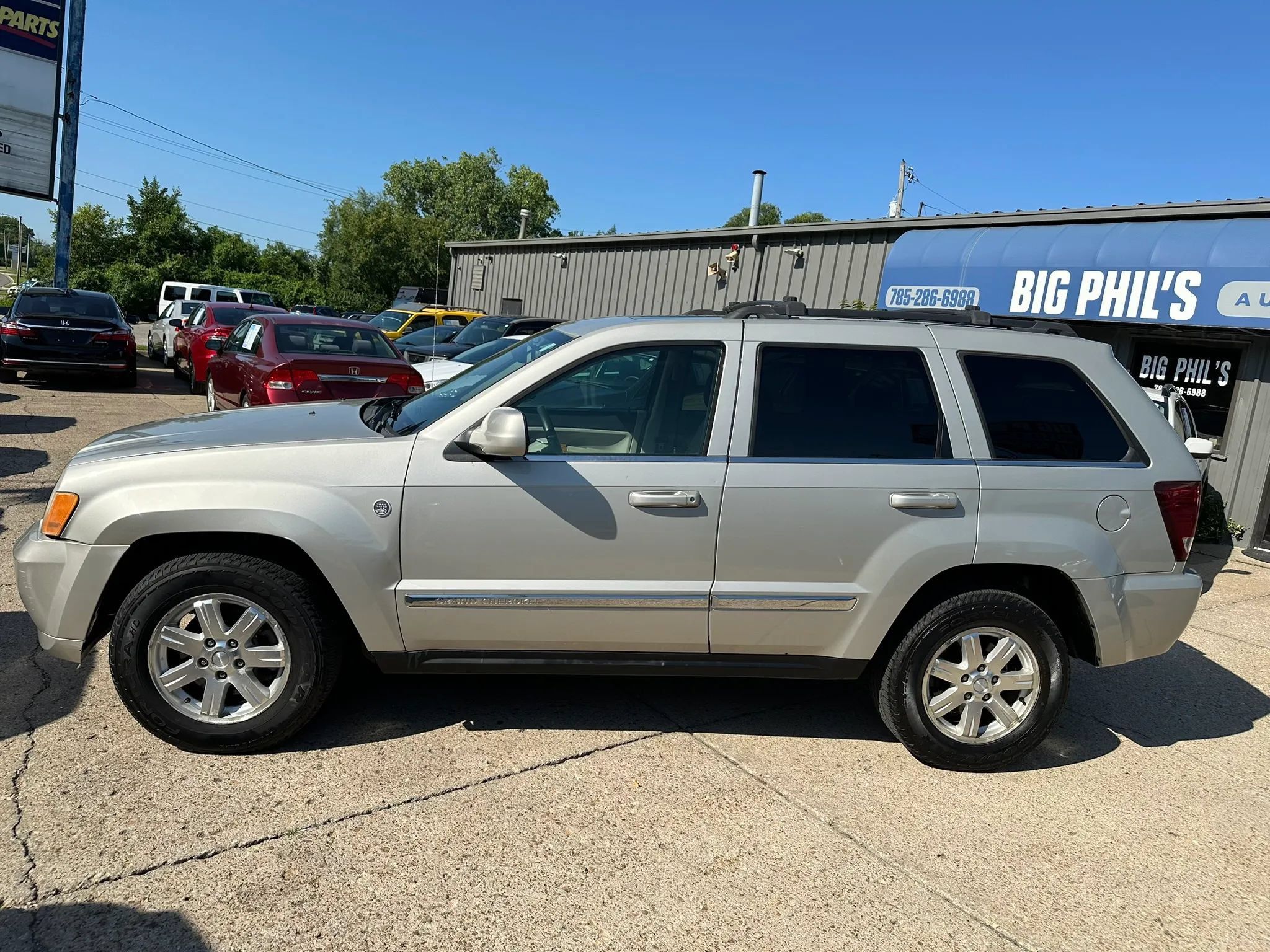 Used 2008 Jeep Grand Cherokee Limited AWD/4WD image 4