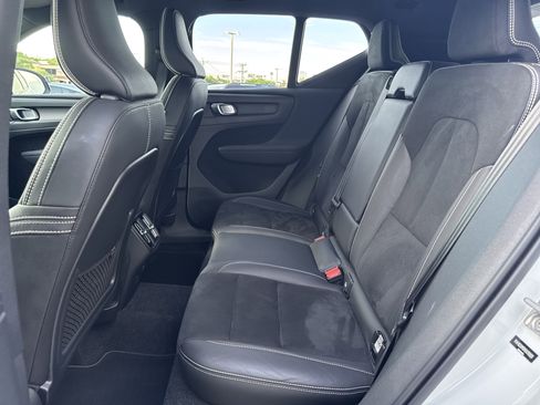 Used 2021 Volvo XC40 T5 R-Design w/ Advanced Package AWD/4WD image 34