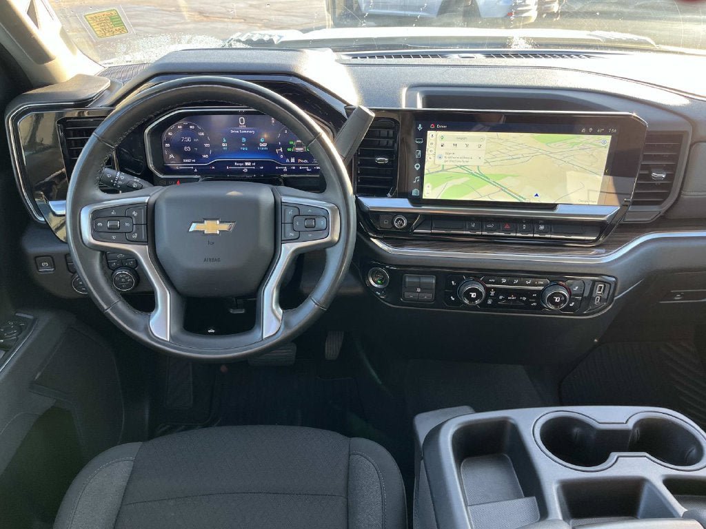 Used 2025 Chevrolet Silverado 2500 LT w/ Convenience Package AWD/4WD image 11