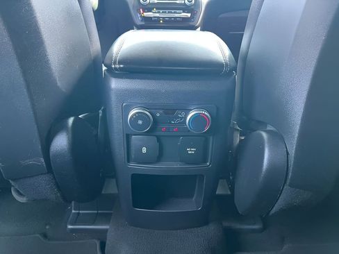 Used 2020 Ford Explorer Limited RWD image 23