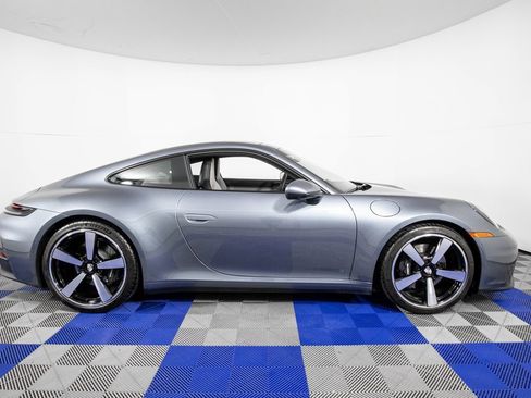 Used 2025 Porsche 911 Carrera image 4