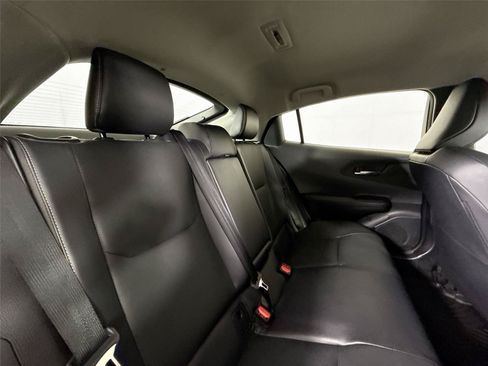 Certified 2025 Toyota Prius XLE FWD image 39