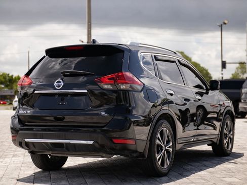 Used 2017 Nissan Rogue SL w/ SL Premium Package FWD image 13