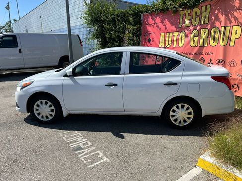 Used 2019 Nissan Versa SV FWD image 6