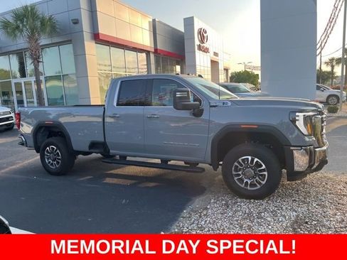 Used 2025 GMC Sierra 3500 SLE w/ Preferred Package AWD/4WD image 2
