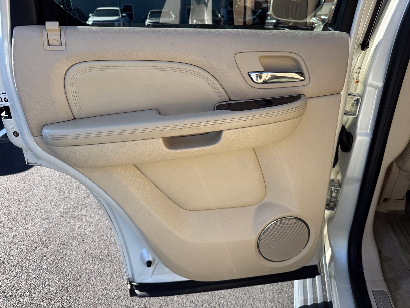 Used 2007 Cadillac Escalade AWD w/ Climate Package image 23