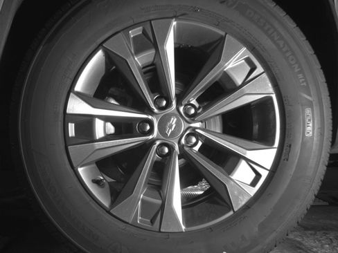 Used 2025 Chevrolet Equinox LT FWD image 17