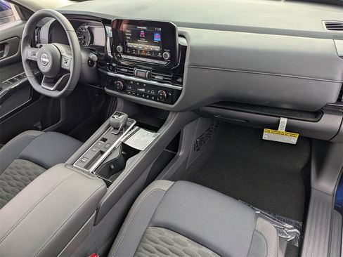 New 2025 Nissan Pathfinder SV w/ Cargo Package image 30