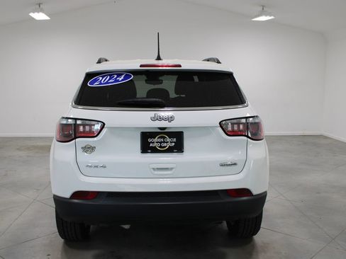 Used 2024 Jeep Compass Latitude AWD/4WD image 8