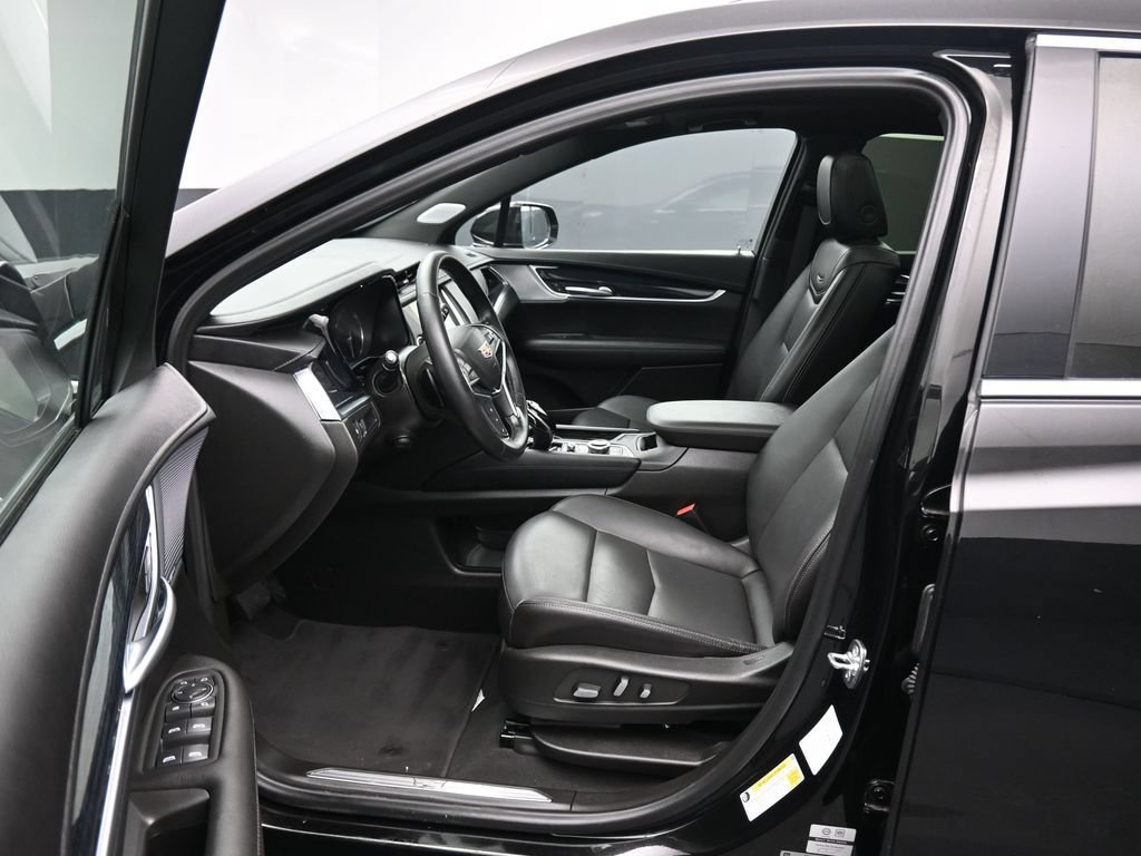 Used 2025 Cadillac XT5 Premium Luxury FWD image 13