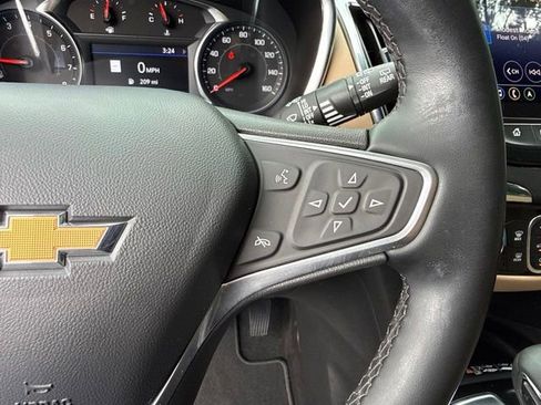 Used 2023 Chevrolet Equinox Premier FWD image 14