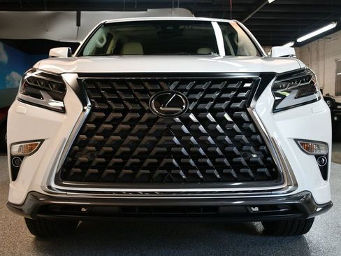 Used 2021 Lexus GX 460 Premium w/ Accessory Package AWD/4WD image 12