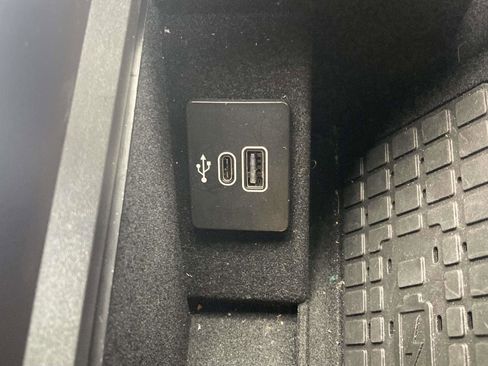 Certified 2025 Lincoln Navigator L Reserve image 31